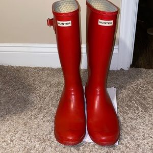 Hunter Brick Red Boots & socks